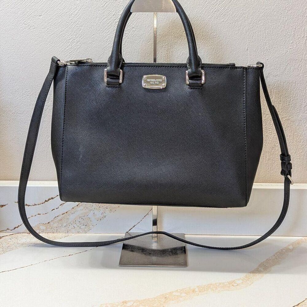 Michael Kors Women Black Leather Handbag - Picture 2 of 7